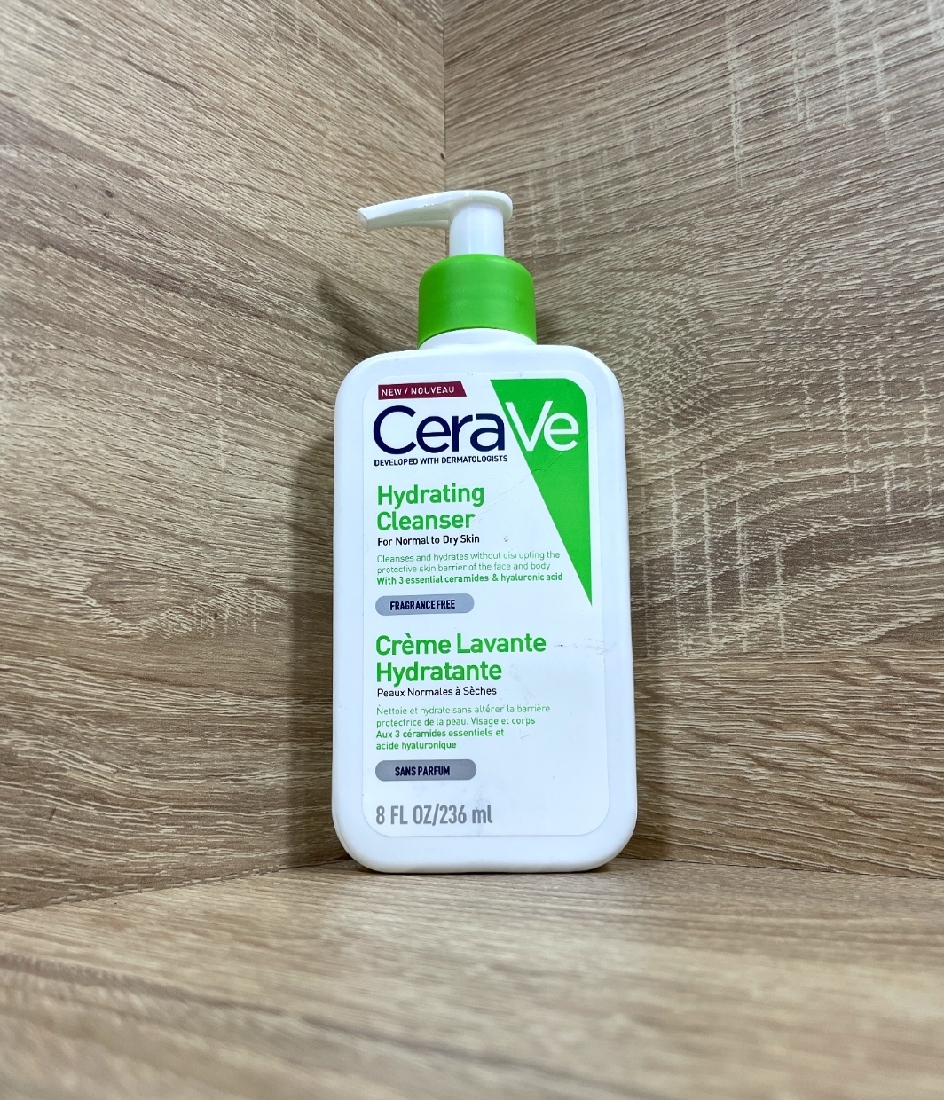 CeraVe Hydrating Cleanser (المنظف المرطب )